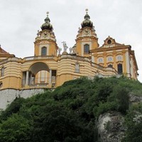Rakouské údolí Wachau nabízí romantické zříceniny i meruňkové šampaňské