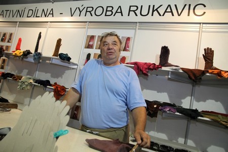 vyroba rukavic