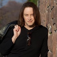 Nic Maeder (Gotthard): „Divné bylo vzbudit se a být ve všech novinách.“