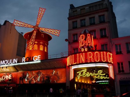 Montmartre moulin rouge