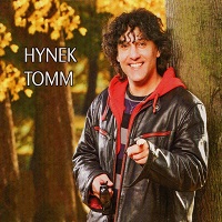 Hynek Tomm – to je muž s velkým hlasovým rozsahem a charismatickou barvou hlasu