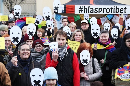 Oslava tibetského Nového roku na Novoměstské radnici ve znamení kultury, osvěty i hodů