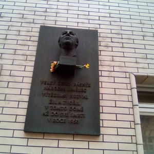 Volám lid všech národů, všech barev pleti… Vzpomínka na Vítězslava Nezvala