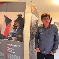 Muzeum paměti XX. století nabízí online prohlídky dvou výstav k výročí listopadu 1989