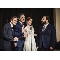 Brzobohatý, Ruml a Tobrman jako tuláci ve swingové pohádce Adély Zejfartové a jejího orchestru Sunny Swing
