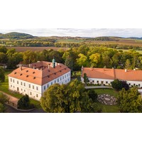 Letní open air RUSALKA V PARKU zve do zámeckého prostředí, na multimediální produkci a na zpěv Kateřiny Kněžíkové