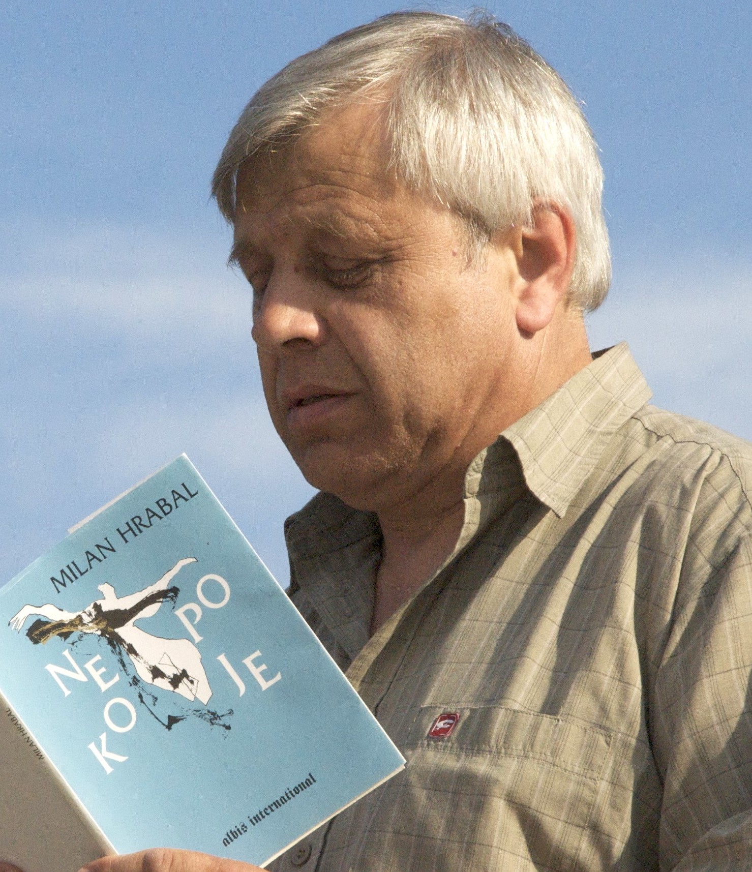 Patron naší literární soutěže „Tak už mě nakousni“ Milan Hrabal v rozhovoru o tom, jak začínal s poezií