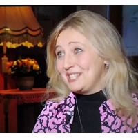 V talk show Marka Ebena Na plovárně zazářila i harfistka Jana Boušková