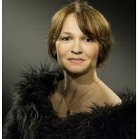 Bydlím na vesnici v domku se zahradou. A to musí být moje hobby ať chci nebo ne, říká herečka Eva Daňková