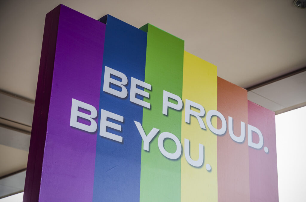 LGBTQ perex