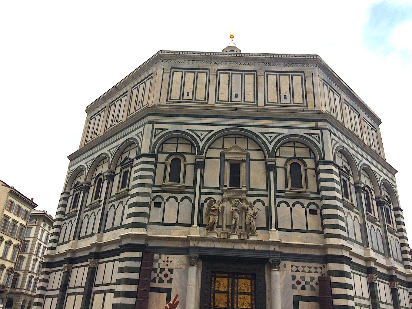 Opera Santa Maria del Fiore, FlorenciaDóm Santa Maria del Fiore (taliansky (Dóm) Panny Márie Kvetnej) alebo zkrátene florentský dóm (duomo di Firenze) je katedrála rímskokatolíckej florentskej arcid