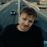 Thom Artway přichází s novým singlem „Chtěl bych se vrátit“