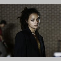 Sasha Lane a Bella Poarch budou bojovat v online hře o holý život