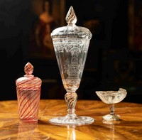 Křišťálová číše, míšeňské skvosty i vynález hraběte z Rožmberka. V Praze chystají další online aukci skla a porcelánu