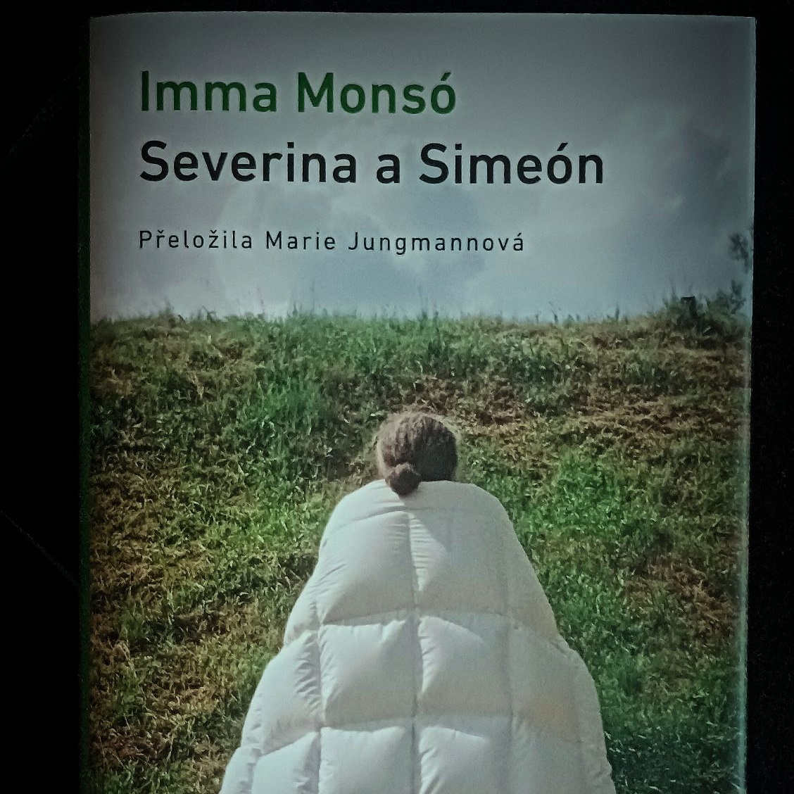 Severina a Simeón. Introvertní učitelka a charismatický Netvor