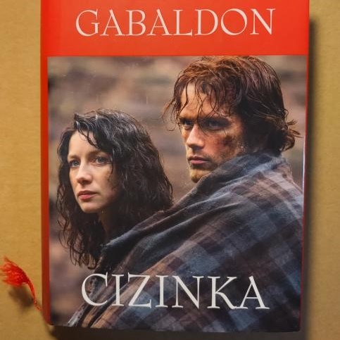 Co číst v říjnu? Nestárnoucí romantické příběhy a historické romance z antikvariátu