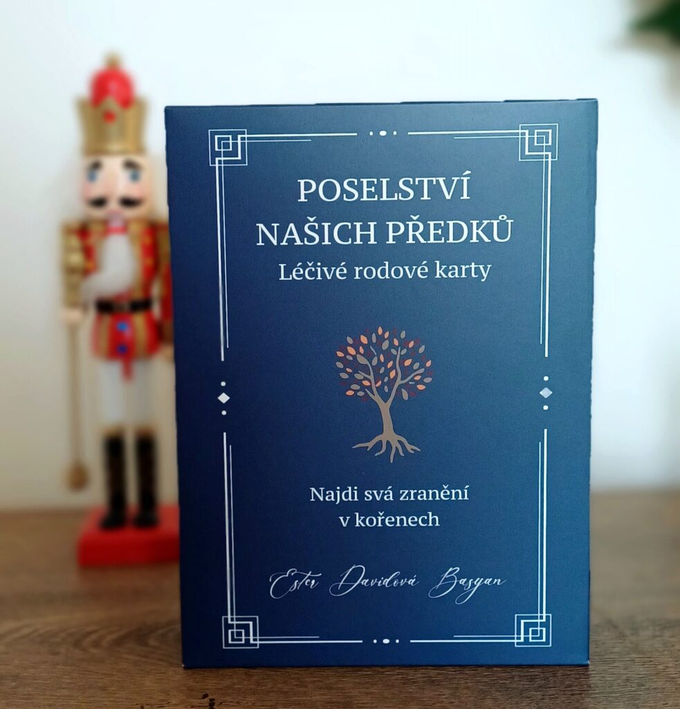 Rodové léčivé karty Ester Davidové. Karty, které odhalují minulost