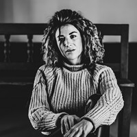 Zpěvačka Kaczi představuje videoklip k písni Lampy. Nahlíží v ní na svět mužskýma očima – bez okolků, ale s citem