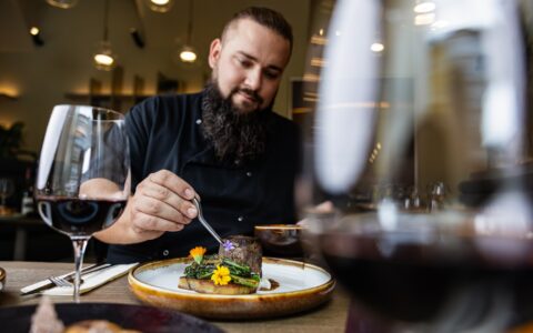 Sedm tváří Prahy podle Davida Ondříčka. Restaurace Greenery 1060 propojí gastronomii s filmy o Praze