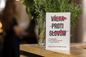 Válka proti slovům: 10 argumentů proti svobodě projevu – a proč neobstojí
