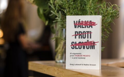 Válka proti slovům: 10 argumentů proti svobodě projevu – a proč neobstojí