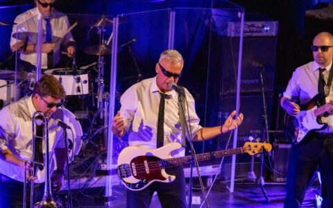 Nové album Most skupiny Laura a její tygři? Magie, životní otisky a neúnavný tah na branku!