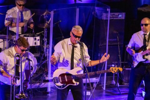Nové album Most skupiny Laura a její tygři? Magie, životní otisky a neúnavný tah na branku!