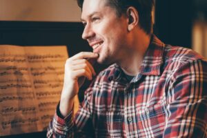 Pavel Szabo vydává EP Old Light: sedm klavírních skladeb o světě v proměně
